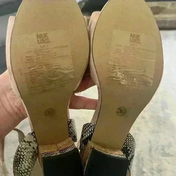 Muk Luk NWOT size 9 Heels - Picture 2 of 2